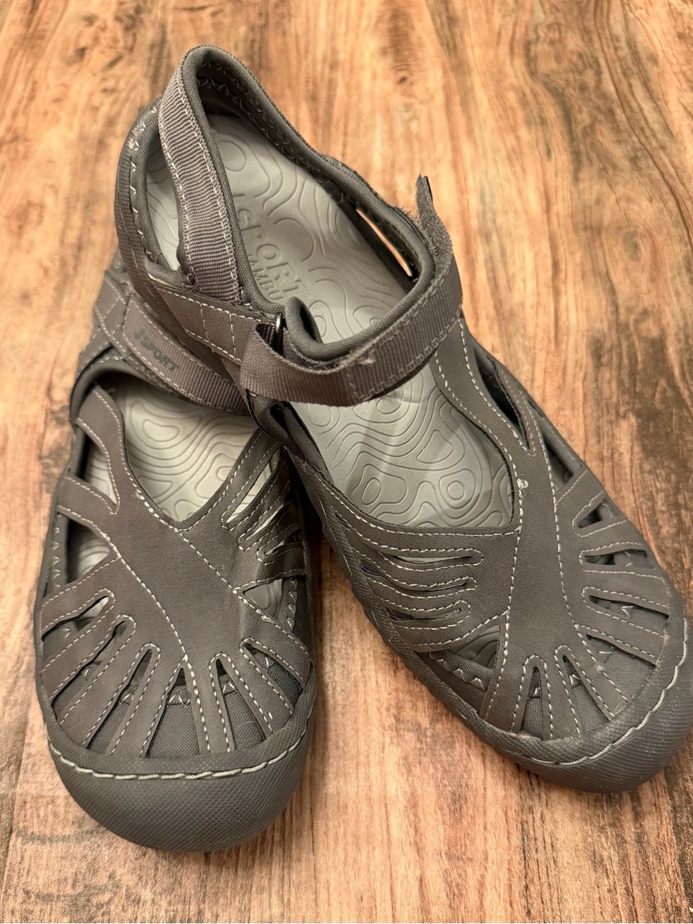 NWOT JSport by Jambu Women's Gray Closed-Toe Strappy Sandal